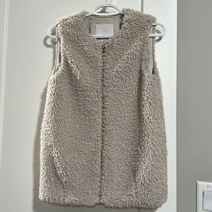Wilfred chateau vest